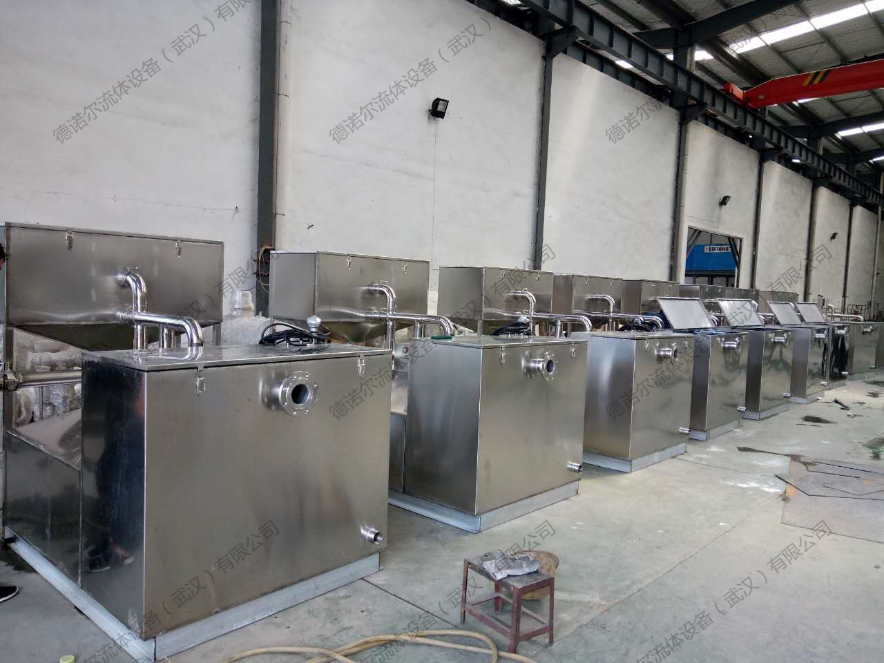 帶提升油水分離器12.jpg 帶提升油水分離器12.jpg